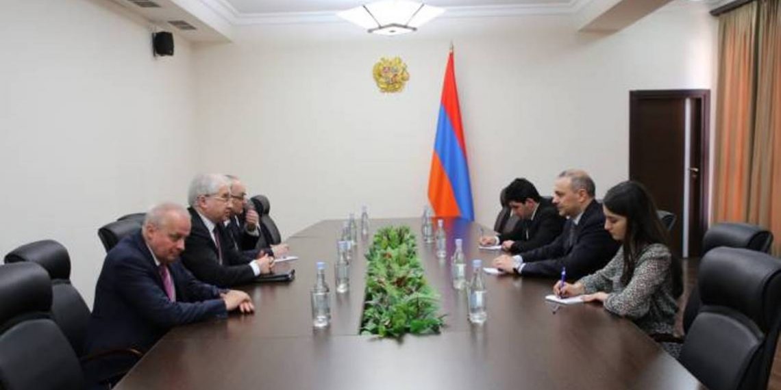 Лачинский коридор должен быть открыт: российский сопредседатель МГ ОБСЕ секретарю Совбеза Армении