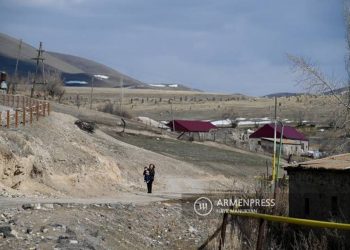 Азербайджанский обстрел в окрестностях сел имеет целью также запугать мирное население: заявление омбудсмена