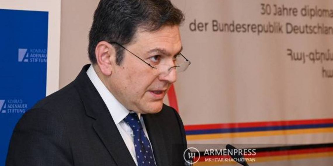 Участие глав Франции и Германии во встрече в Кишиневе может иметь положительное влияние: замминистра ИД Армении