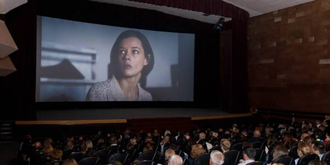 В Ереване состоялась премьера «Расправляя крылья»