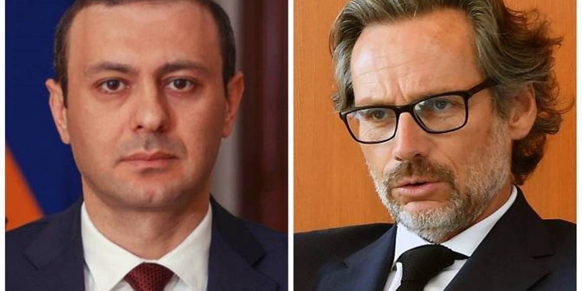 Секретарь Совбеза Армении провел телефонный разговор с советником канцлера ФРГ по внешней политике и безопасности