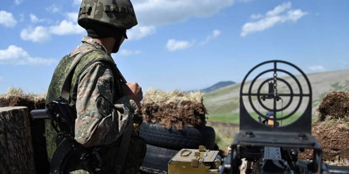 Азербайджанец выстрелил в военнослужащего ВС Армении: последний не пострадал, т.к. был в бронежилете