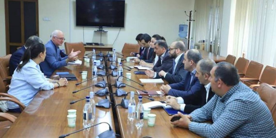 Замминистра экономики Армении обсудил с иранской компанией возможность создания совместных предприятий