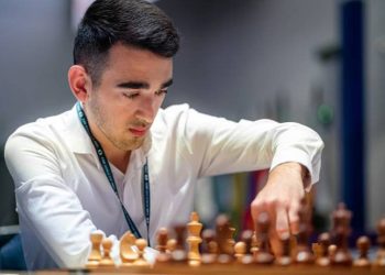 Айк Мартиросян — лидер международного шахматного турнира в Шардже