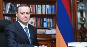 Секретарь Совета безопасности Армении выедет с рабочим визитом в Москву