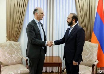 Начался визит министра по европейским делам Великобритании в Армению