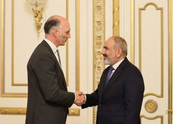 Пашинян и министр по европейским делам Великобритании коснулись процесса урегулирования армяно-азербайджанских отношений