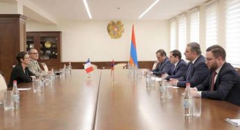 Министр обороны Армении представил послу Франции ситуацию на армяно- азербайджанской границе