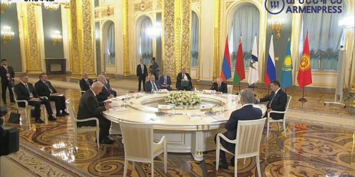 В заседании Высшего совета ЕАЭС примут участие также президенты Узбекистана, Таджикистана и Азербайджана