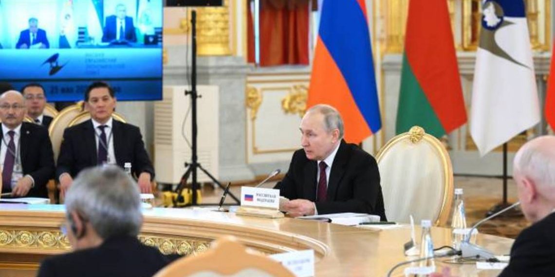 Нужно стремиться к одинаково высокому уровню развития стран ЕАЭС, хотя за Арменией сложно будет угнаться: Путин