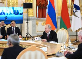 Нужно стремиться к одинаково высокому уровню развития стран ЕАЭС, хотя за Арменией сложно будет угнаться: Путин