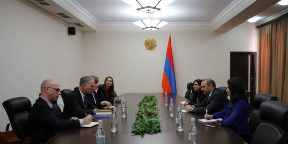 Секретарь Совбеза Армении и сопредседатель МГ ОБСЕ от США обсудили вопросы, касающиеся Нагорно-Карабахской проблемы