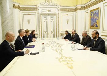 Премьер-министр Пашинян принял американского сопредседателя Минской группы ОБСЕ Луиса Боно