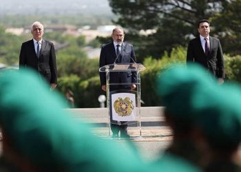 Высшее руководство Армении посетило Мемориальный комплекс Сардарапата по случаю Праздника Республики