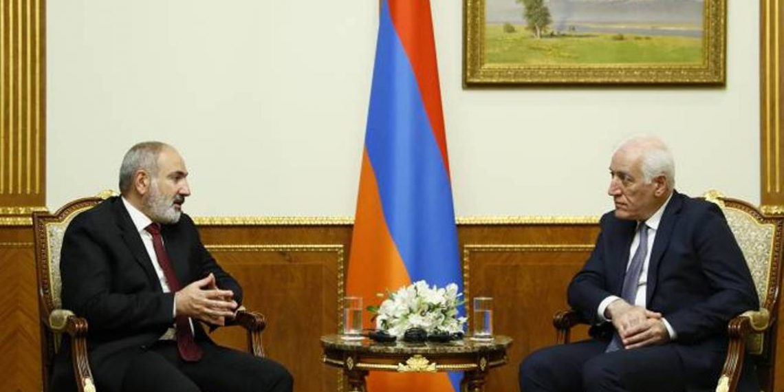 Премьер-министр Пашинян провел встречу с президентом Хачатуряном