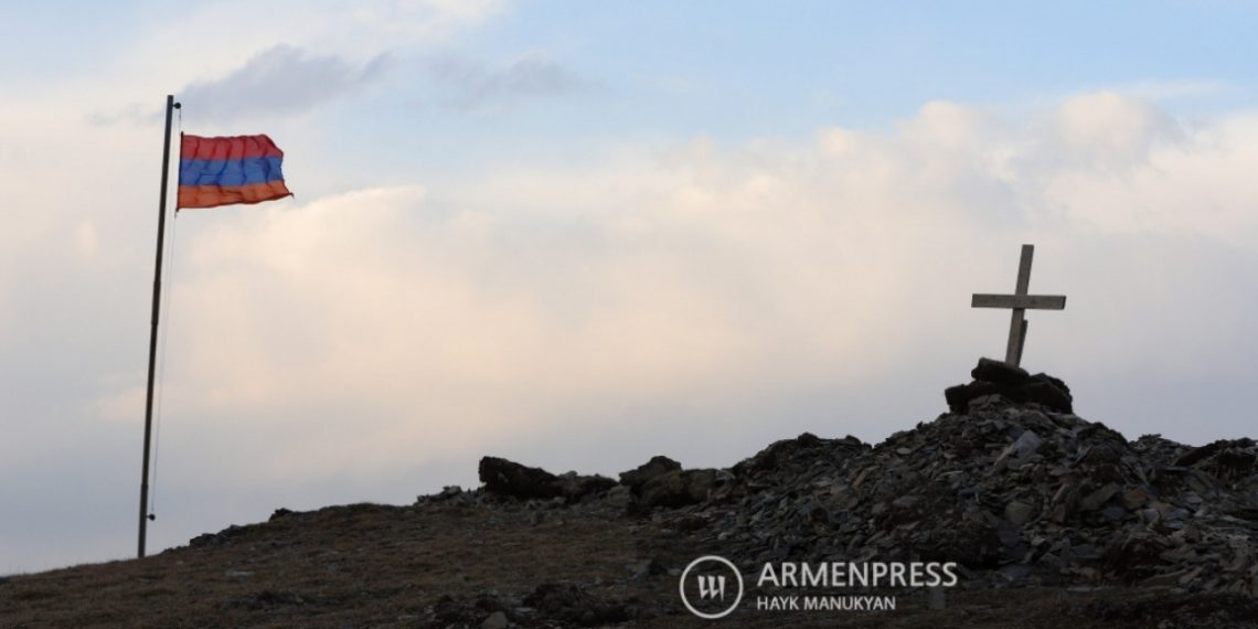 ВС Азербайджана обстреляли армянские позиции