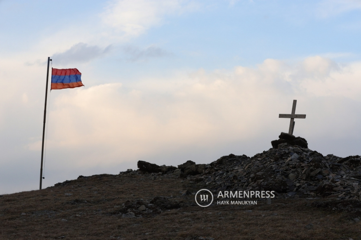 ВС Азербайджана обстреляли армянские позиции