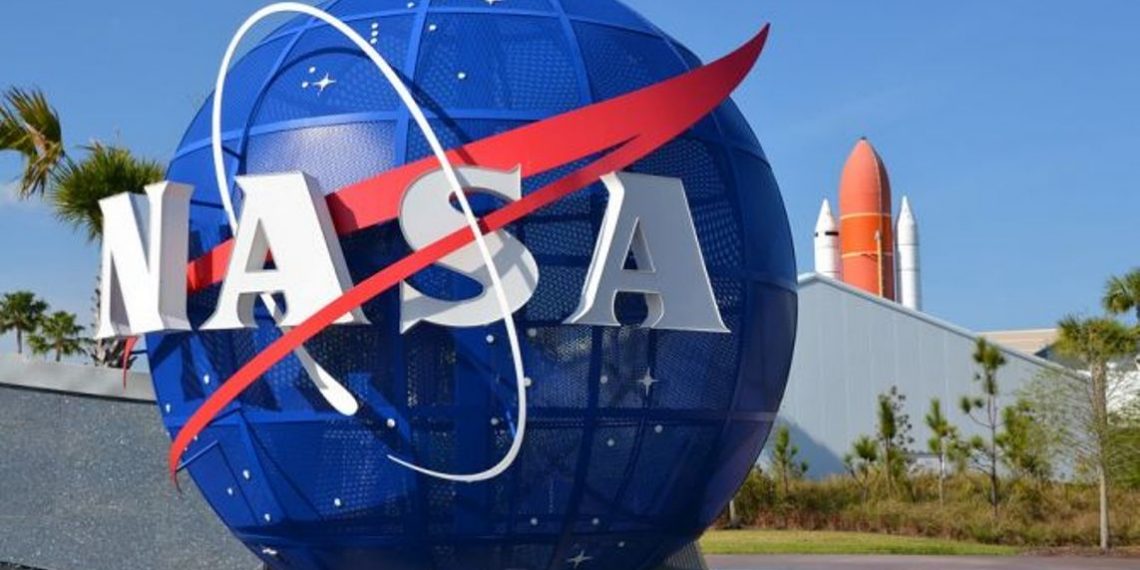 NASA создало змееподобного робота для исследования других планет
