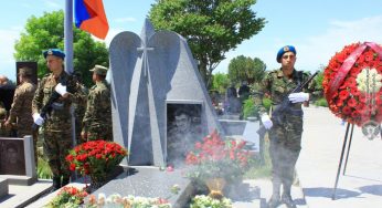 В военном пантеоне «Ераблур» состоялась церемония поминовения национального героя Республики Армения Ваагна Асатряна